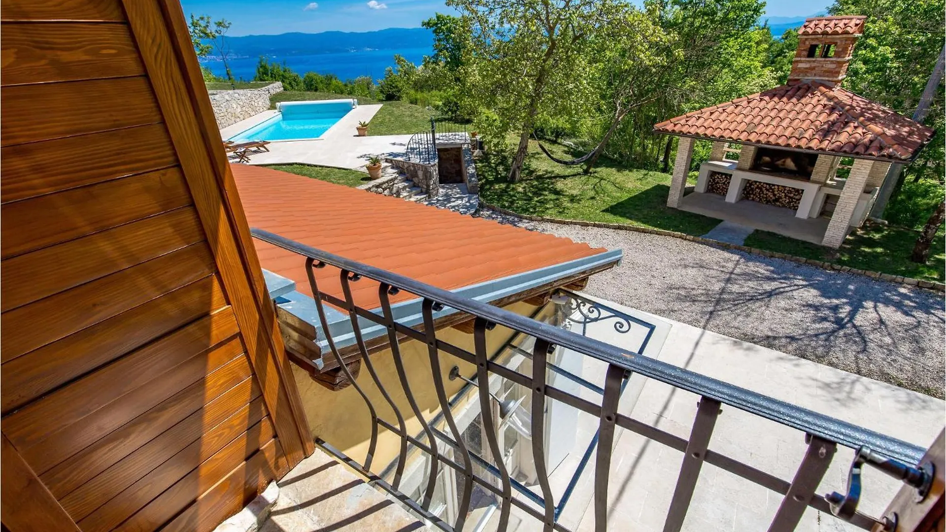 Amazing Home In Moscenice With Wifi 0*,