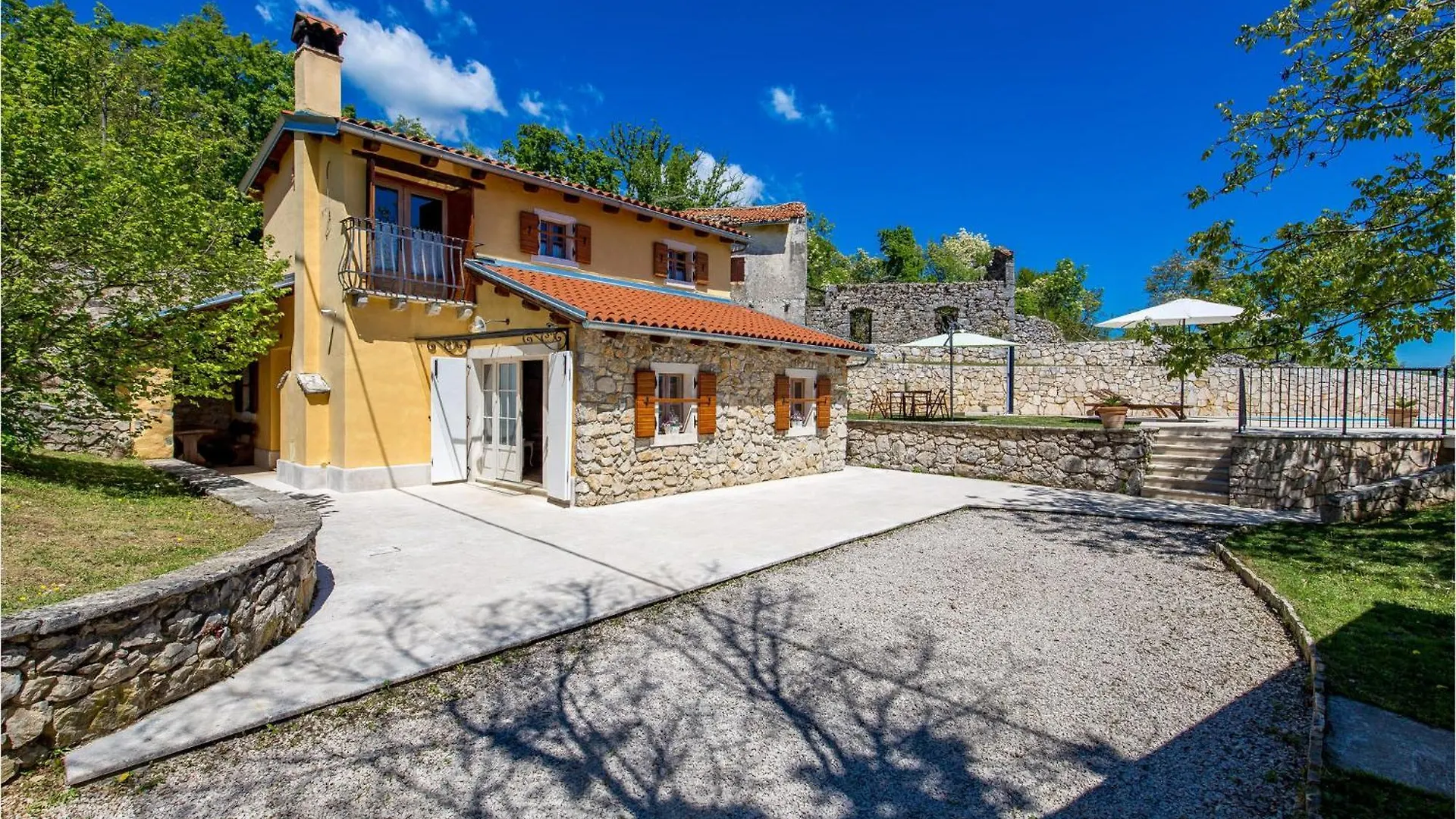 Amazing Home In Moscenice With Wifi 0*,